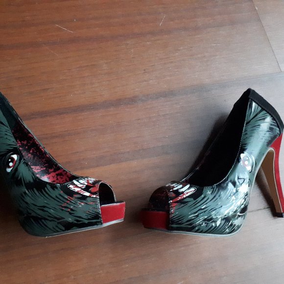 Iron Fist Wolf Heels - Picture 3 of 6